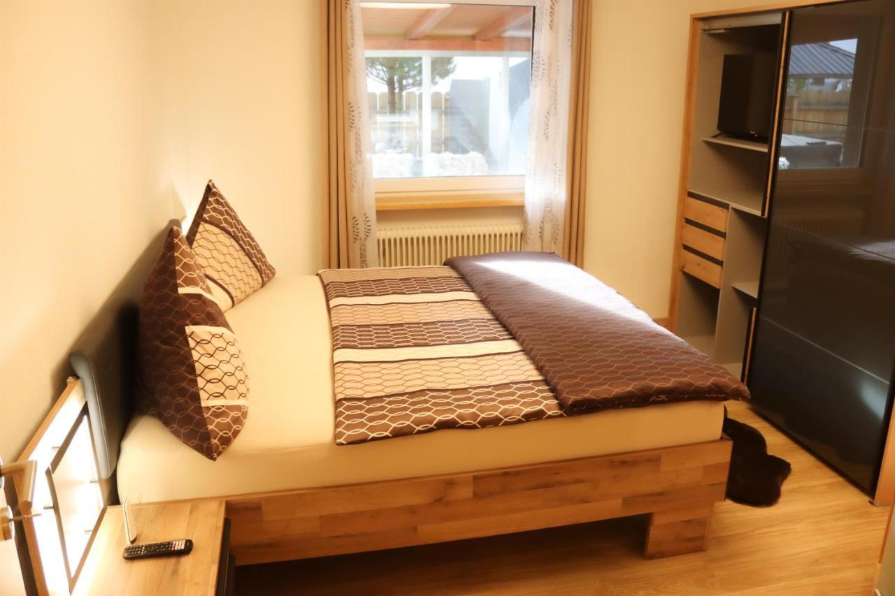 קולסאס Ferienwohnung Am Waldweg מראה חיצוני תמונה